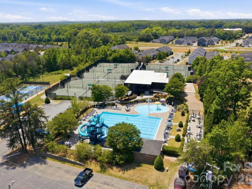 2015 Claybrook Lane, Denver, NC 28037.  MLS# CAR4383602, YatesRealty ID 26702. 