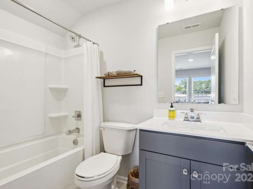 5008 Calvine Mill Way, Charlotte, NC 28205.  MLS# CAR4274214, YatesRealty ID 26703. 