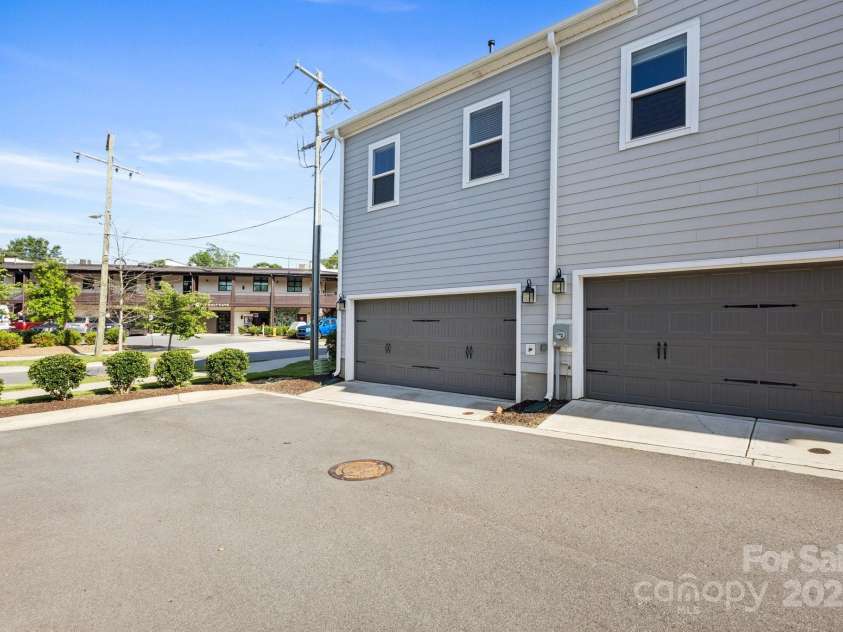 5008 Calvine Mill Way, Charlotte, NC 28205.  MLS# CAR4274214, YatesRealty ID 26703. 