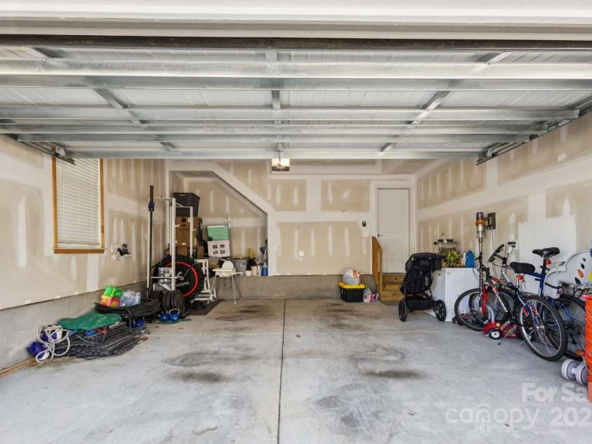 5008 Calvine Mill Way, Charlotte, NC 28205.  MLS# CAR4274214, YatesRealty ID 26703. 