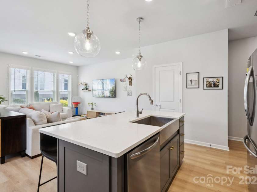 5008 Calvine Mill Way, Charlotte, NC 28205.  MLS# CAR4274214, YatesRealty ID 26703. Kitchen