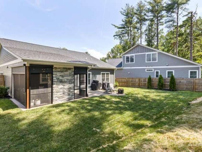 207 Weybridge Drive, Arden, NC 28704.  MLS# CAR4276562, YatesRealty ID 26705. Backyard