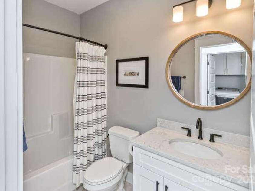 207 Weybridge Drive, Arden, NC 28704.  MLS# CAR4276562, YatesRealty ID 26705. Bathroom 2