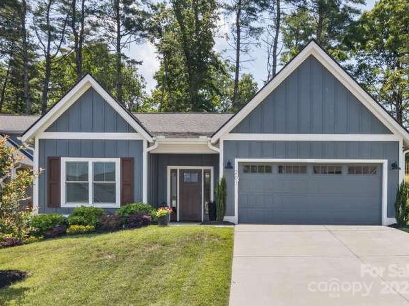 207 Weybridge Drive, Arden, NC 28704.  MLS# CAR4276562, YatesRealty ID 26705. Front