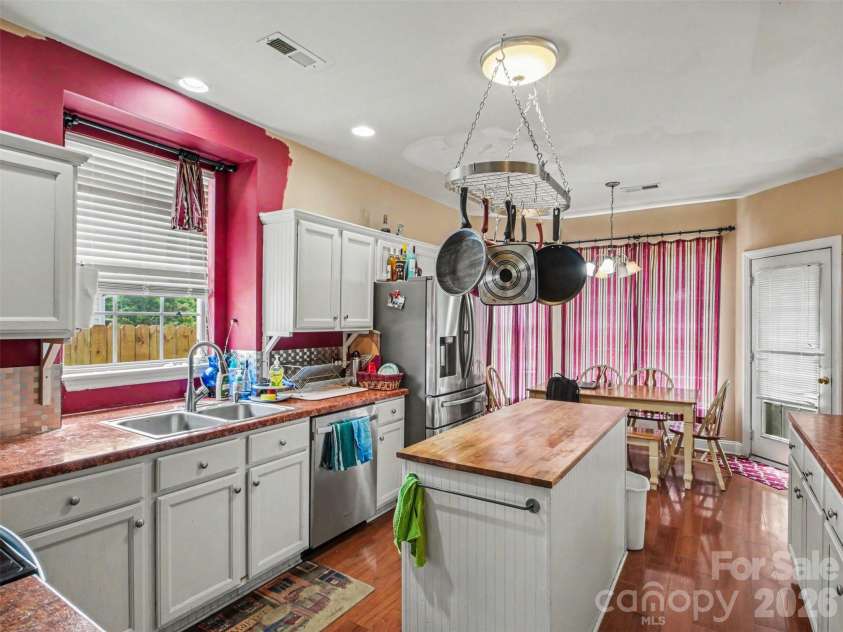 3422 Pasture View Court, Charlotte, NC 28269.  MLS# CAR4374278, YatesRealty ID 26705. 