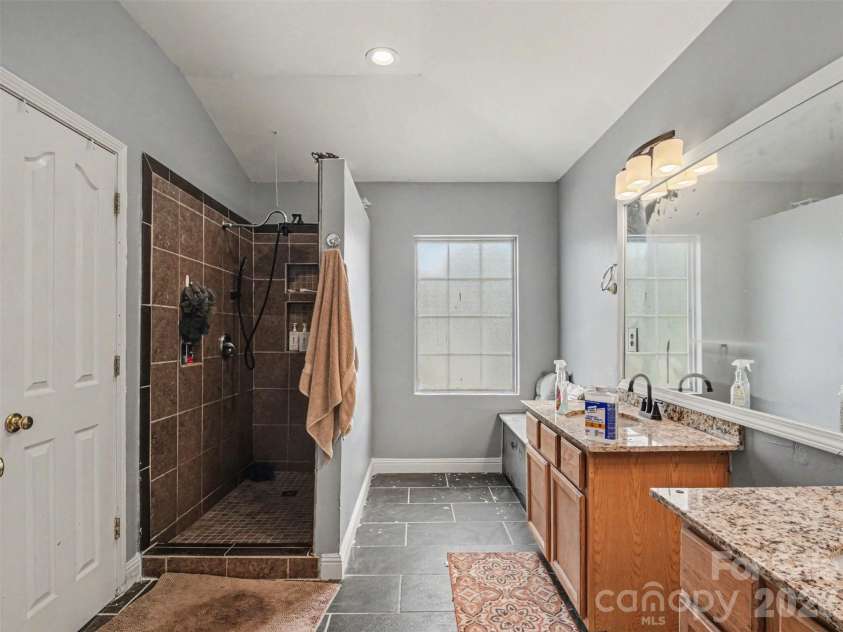 3422 Pasture View Court, Charlotte, NC 28269.  MLS# CAR4374278, YatesRealty ID 26705. 