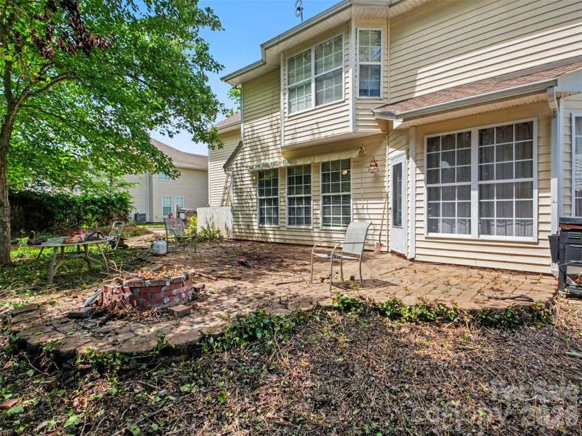 3422 Pasture View Court, Charlotte, NC 28269.  MLS# CAR4374278, YatesRealty ID 26705. 