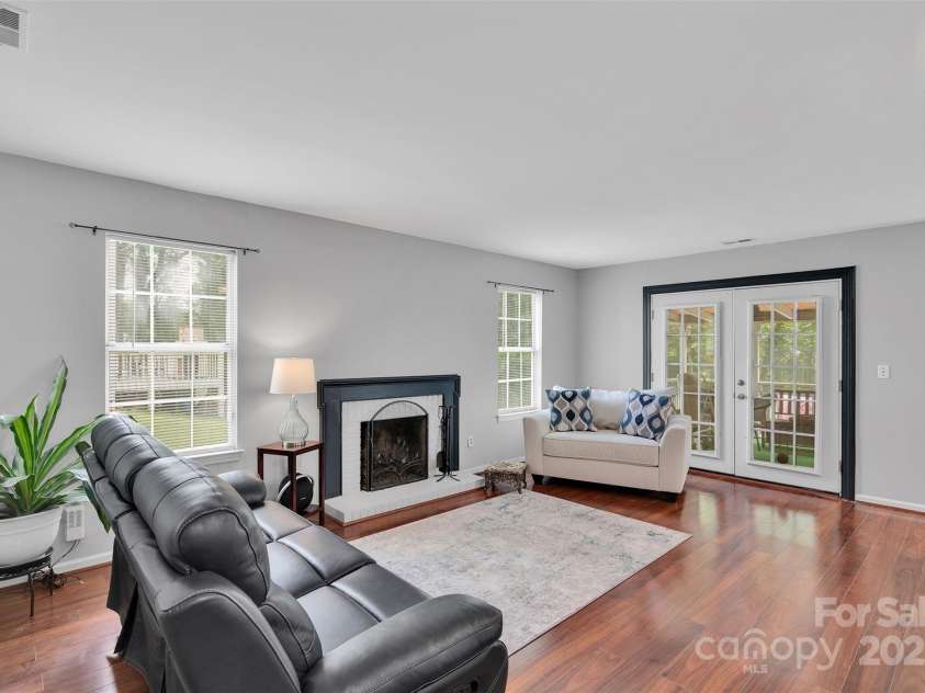 11219 Kempsford Drive, Charlotte, NC 28262.  MLS# CAR4266815, YatesRealty ID 26707. 