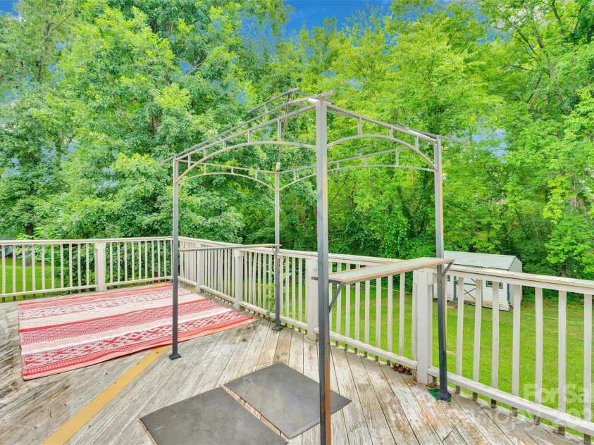 11219 Kempsford Drive, Charlotte, NC 28262.  MLS# CAR4266815, YatesRealty ID 26707. 