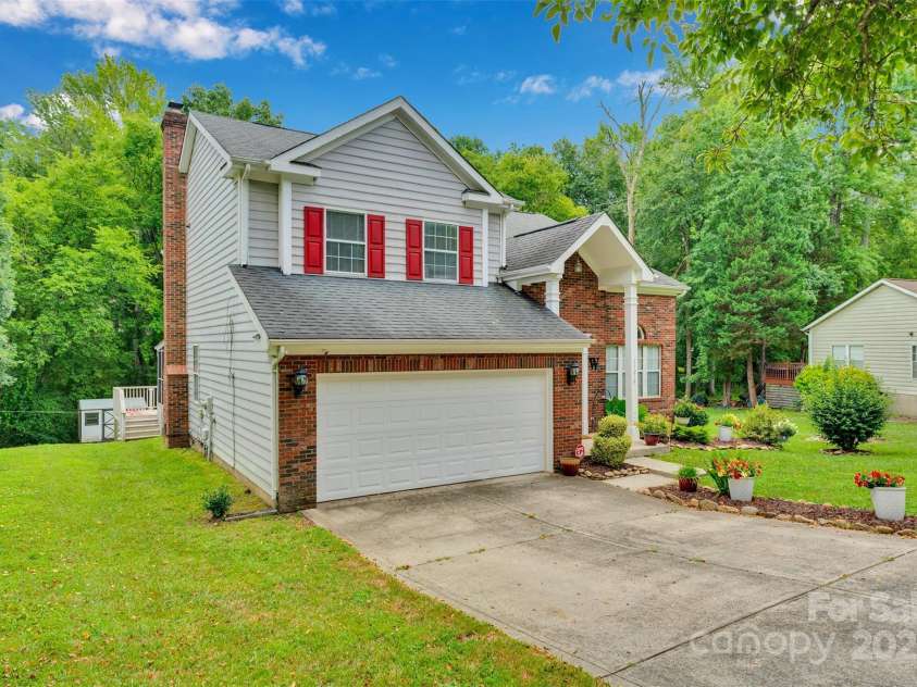 11219 Kempsford Drive, Charlotte, NC 28262.  MLS# CAR4266815, YatesRealty ID 26707. 