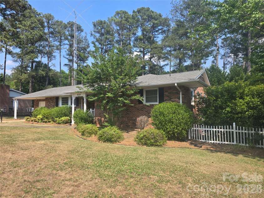 620 Mcdowell Drive, Chester, SC 29706.  MLS# CAR4374362, YatesRealty ID 26707. 