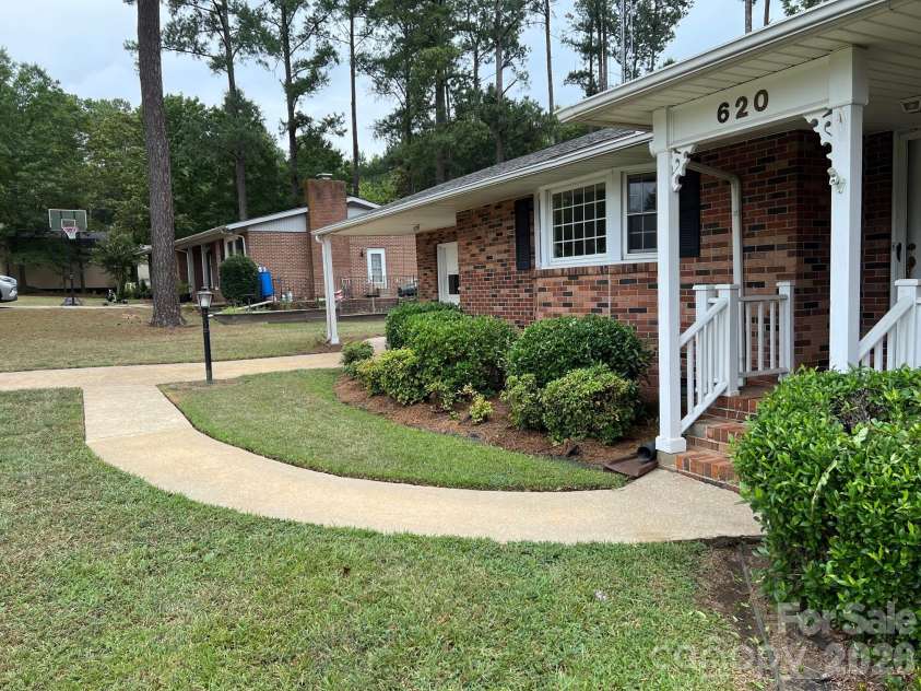 620 Mcdowell Drive, Chester, SC 29706.  MLS# CAR4374362, YatesRealty ID 26707. 