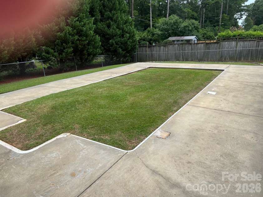 620 Mcdowell Drive, Chester, SC 29706.  MLS# CAR4374362, YatesRealty ID 26707. 