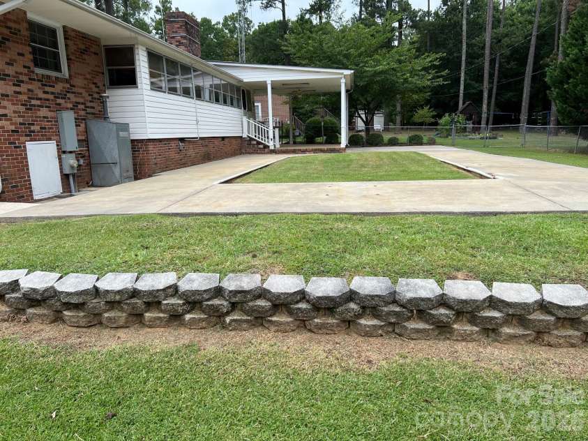 620 Mcdowell Drive, Chester, SC 29706.  MLS# CAR4374362, YatesRealty ID 26707. 