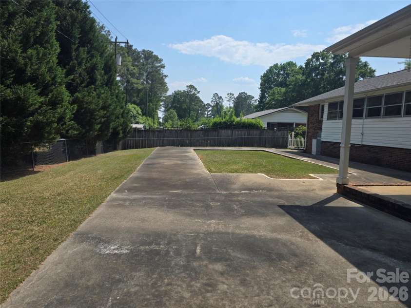 620 Mcdowell Drive, Chester, SC 29706.  MLS# CAR4374362, YatesRealty ID 26707. ANGLE VIEW OF BACK YARD