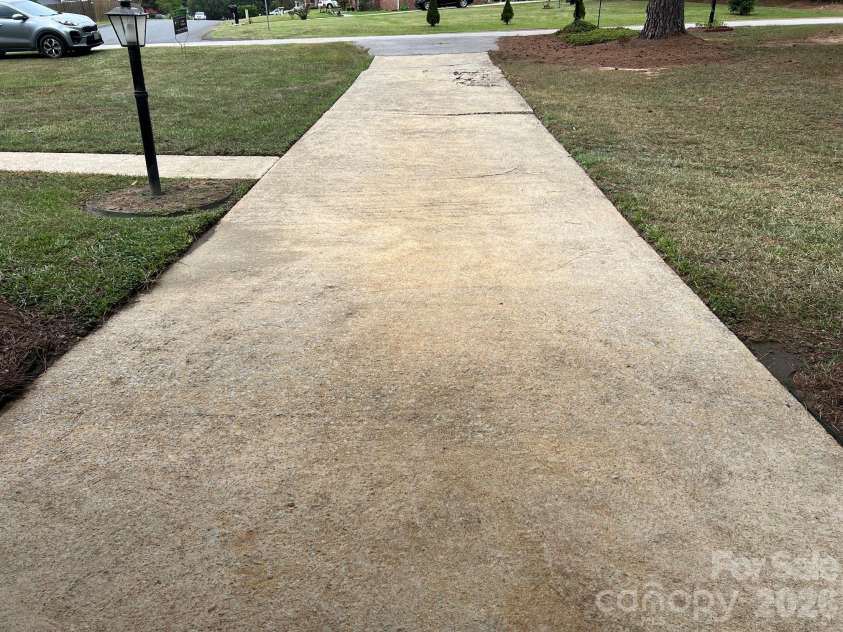 620 Mcdowell Drive, Chester, SC 29706.  MLS# CAR4374362, YatesRealty ID 26707. FRONT PAVED DRIVE