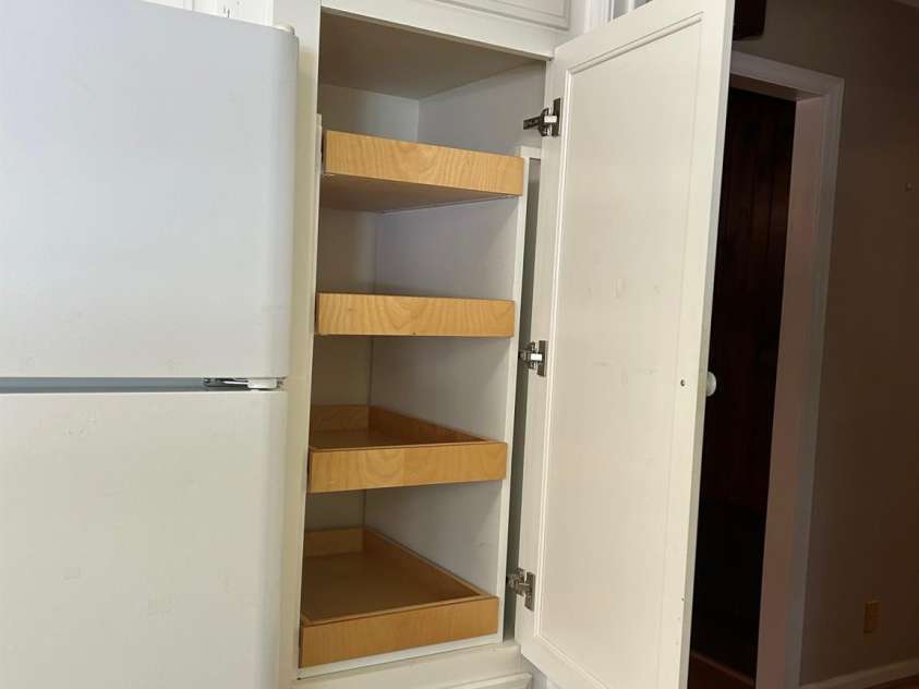 620 Mcdowell Drive, Chester, SC 29706.  MLS# CAR4374362, YatesRealty ID 26707. PANTRY WITH PULL OUT DRAWERS AND BOTTOM PULL OUT TRASH