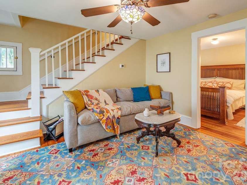 52 Gracelyn Road, Asheville, NC 28804.  MLS# CAR4385277, YatesRealty ID 26708. 