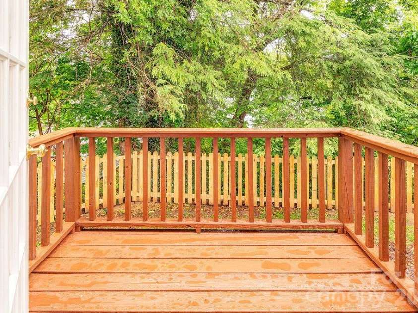 52 Gracelyn Road, Asheville, NC 28804.  MLS# CAR4385277, YatesRealty ID 26708. 