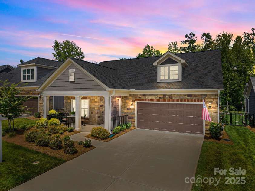 1113 Headwaters Court, Matthews, NC 28104.  MLS# CAR4279367, YatesRealty ID 26709. 