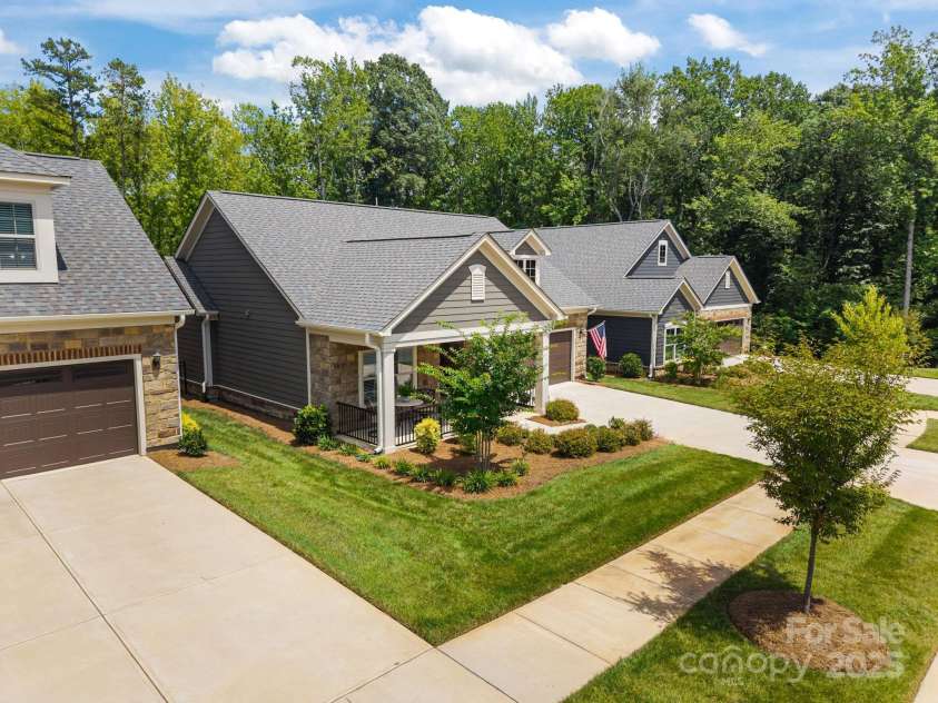 1113 Headwaters Court, Matthews, NC 28104.  MLS# CAR4279367, YatesRealty ID 26709. 