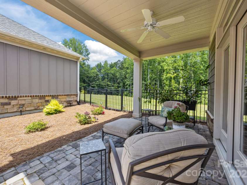 1113 Headwaters Court, Matthews, NC 28104.  MLS# CAR4279367, YatesRealty ID 26709. 