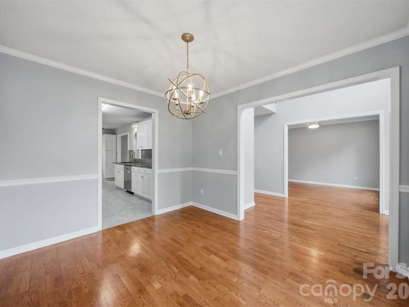 1737 9th Street Place, Hickory, NC 28602.  MLS# CAR4387540, YatesRealty ID 26709. 