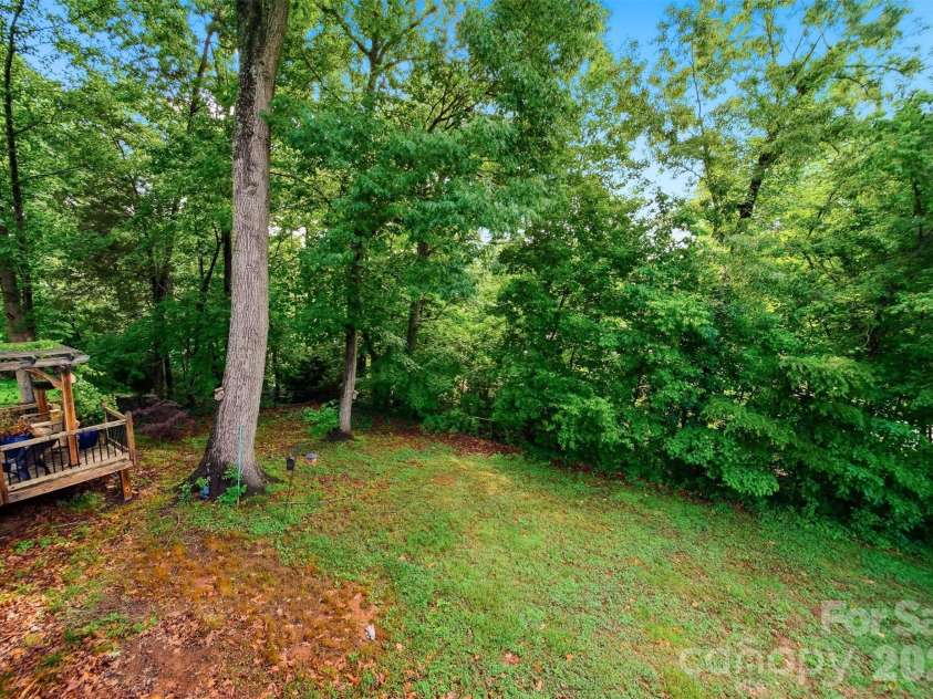 1737 9th Street Place, Hickory, NC 28602.  MLS# CAR4387540, YatesRealty ID 26709. 