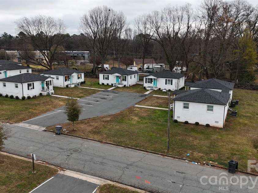 2213 Alma Court, Charlotte, NC 28206.  MLS# CAR4339924, YatesRealty ID 2671. 