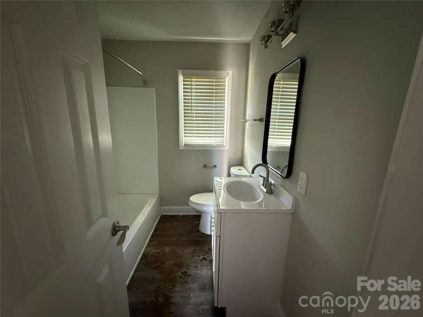 2213 Alma Court, Charlotte, NC 28206.  MLS# CAR4339924, YatesRealty ID 2671. 