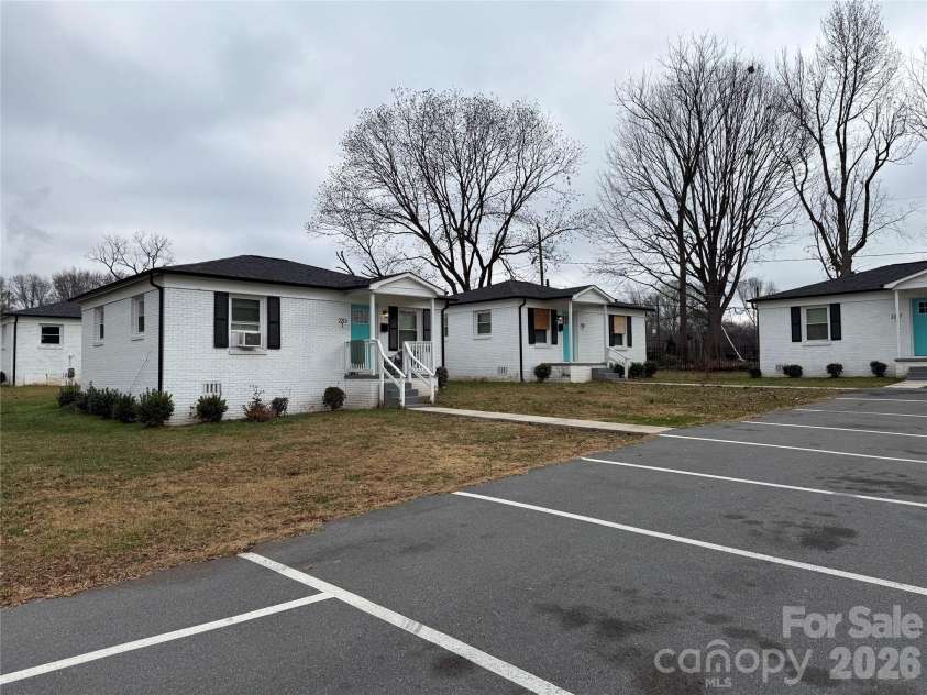 2213 Alma Court, Charlotte, NC 28206.  MLS# CAR4339924, YatesRealty ID 2671. 