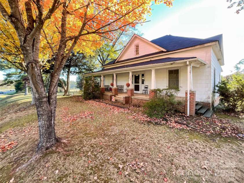 6993 Charlotte Highway, Lancaster, SC 29707.  MLS# CAR4319688, YatesRealty ID 2671. 