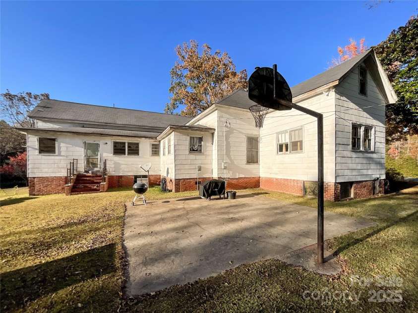 6993 Charlotte Highway, Lancaster, SC 29707.  MLS# CAR4319688, YatesRealty ID 2671. 