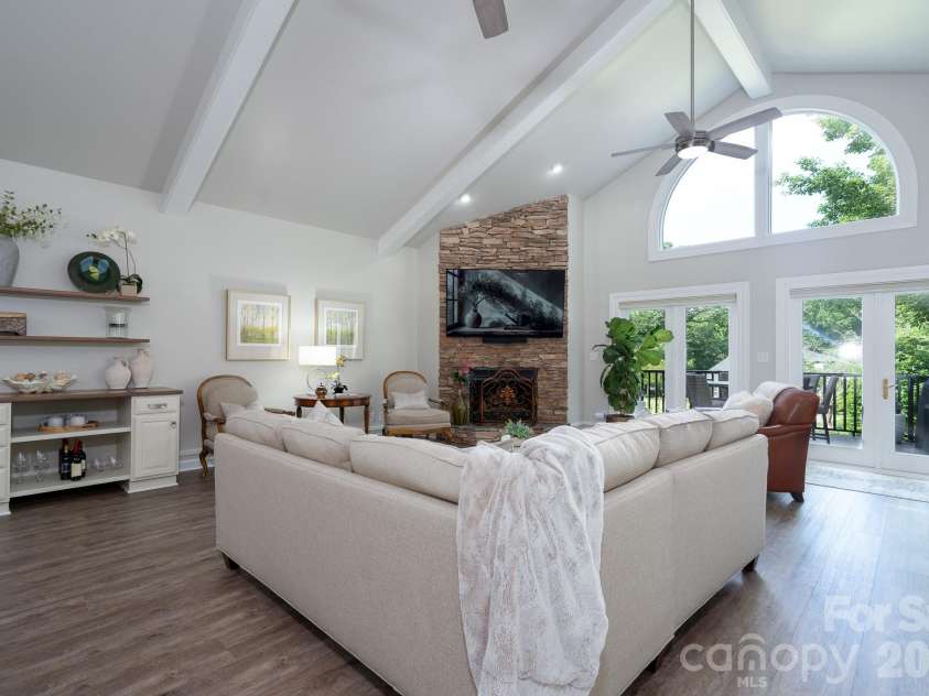 444 Millingport Lane, New London, NC 28127.  MLS# CAR4383641, YatesRealty ID 26710. Great Room