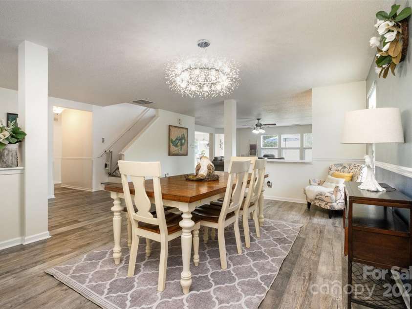 6602 Fawn View Drive, Charlotte, NC 28216.  MLS# CAR4280178, YatesRealty ID 26710. 