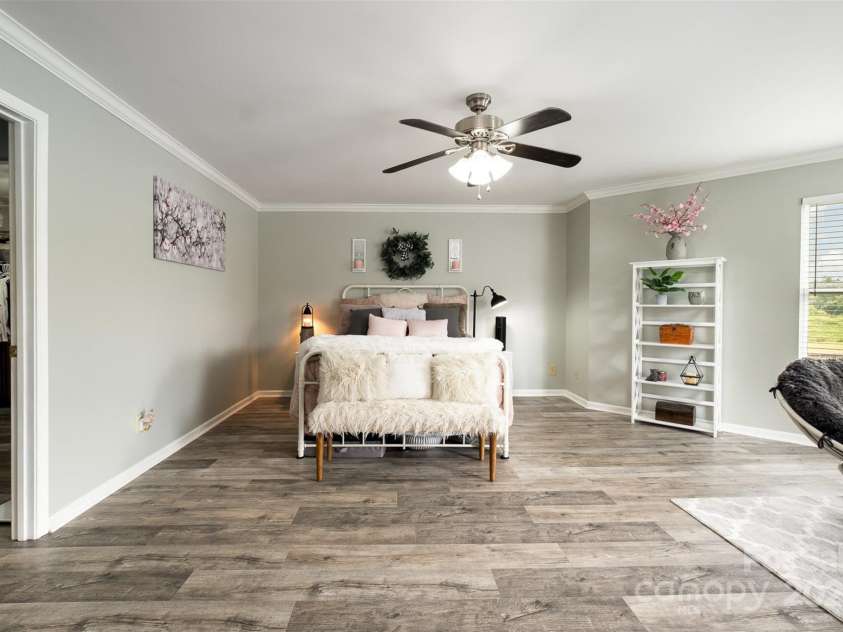 6602 Fawn View Drive, Charlotte, NC 28216.  MLS# CAR4280178, YatesRealty ID 26710. 