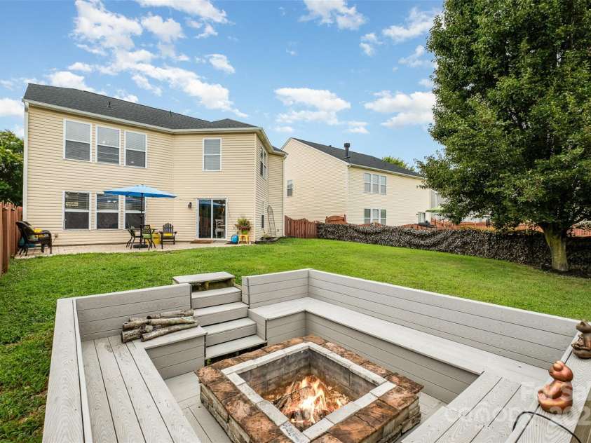 6602 Fawn View Drive, Charlotte, NC 28216.  MLS# CAR4280178, YatesRealty ID 26710. 