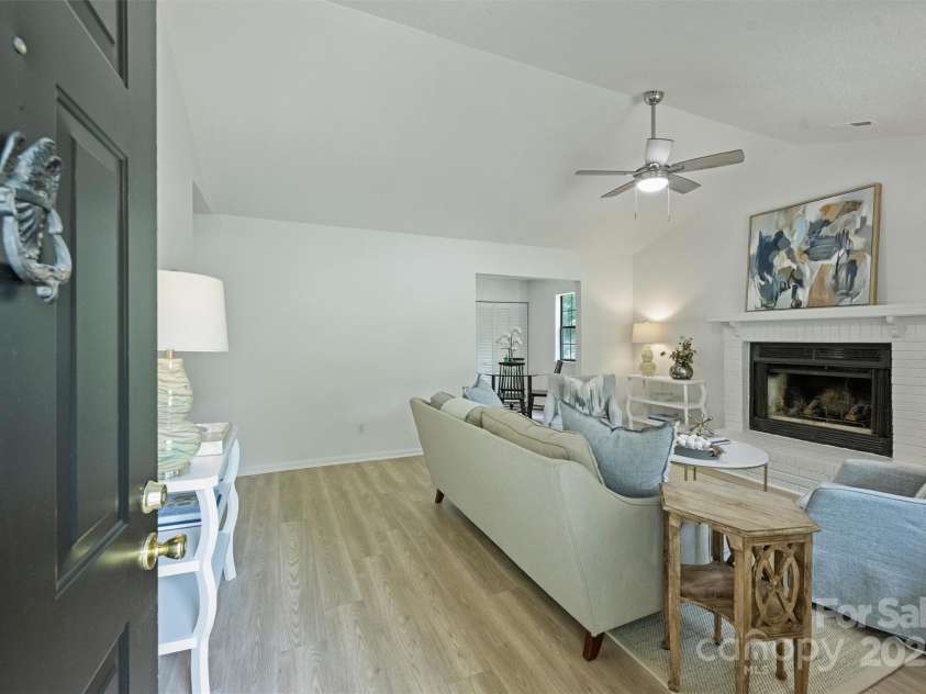 6115 Coltswood Court, Charlotte, NC 28211.  MLS# CAR4271652, YatesRealty ID 26711. 