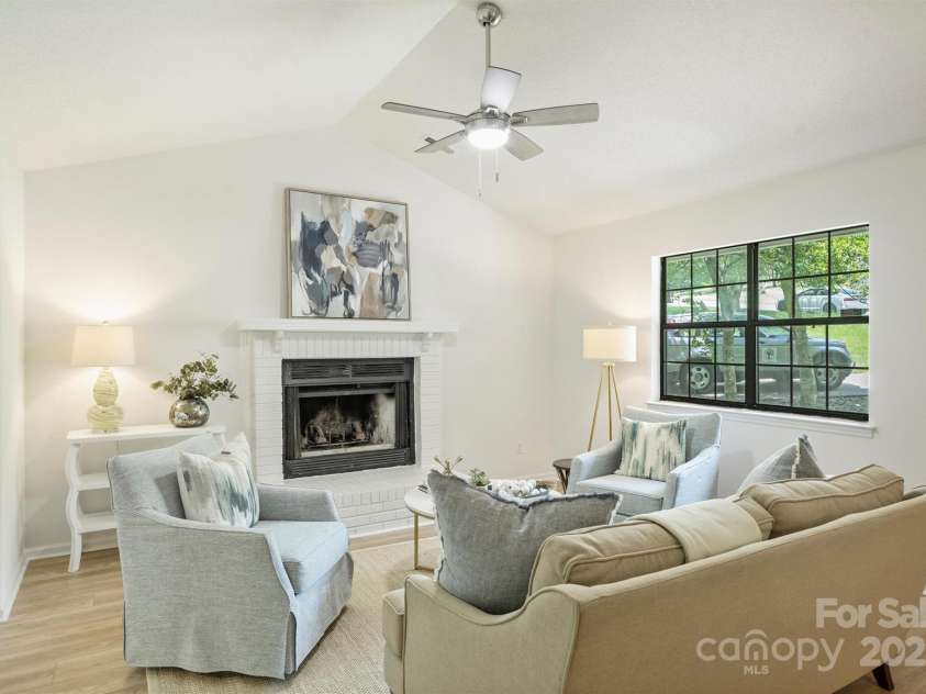 6115 Coltswood Court, Charlotte, NC 28211.  MLS# CAR4271652, YatesRealty ID 26711. 