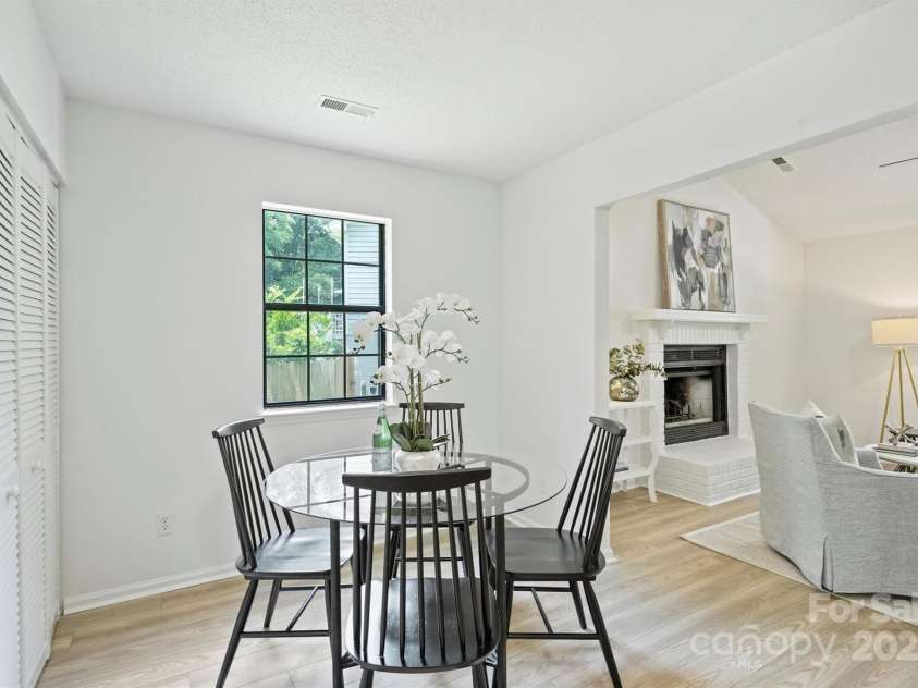 6115 Coltswood Court, Charlotte, NC 28211.  MLS# CAR4271652, YatesRealty ID 26711. 
