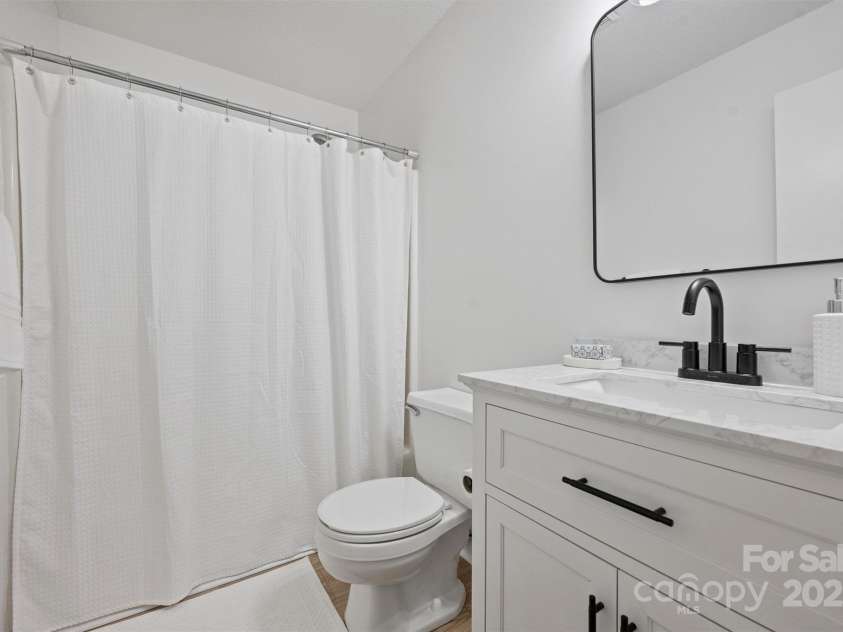 6115 Coltswood Court, Charlotte, NC 28211.  MLS# CAR4271652, YatesRealty ID 26711. 