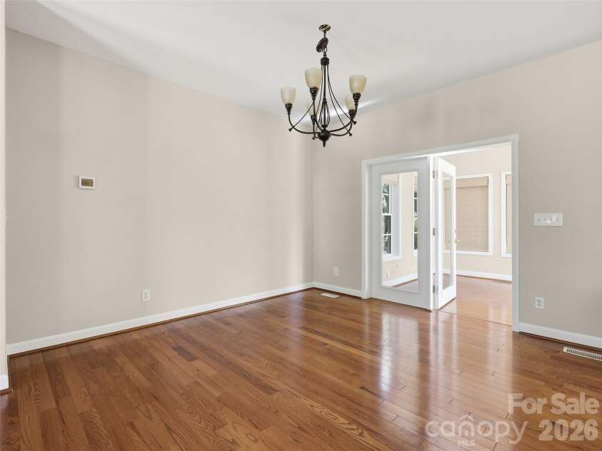 209 Beechnut Drive, Hendersonville, NC 28739.  MLS# CAR4379804, YatesRealty ID 26712. 