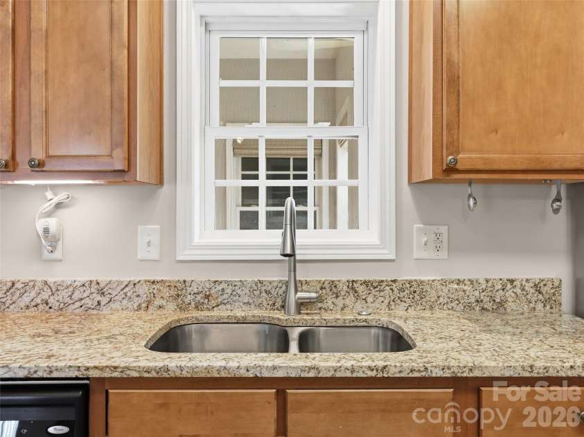 209 Beechnut Drive, Hendersonville, NC 28739.  MLS# CAR4379804, YatesRealty ID 26712. 