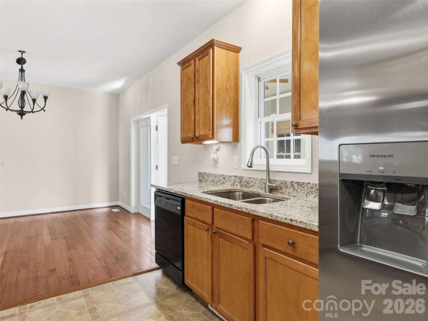 209 Beechnut Drive, Hendersonville, NC 28739.  MLS# CAR4379804, YatesRealty ID 26712. 