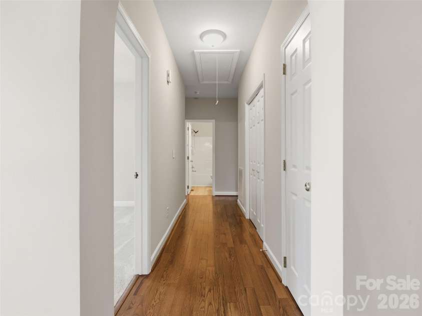 209 Beechnut Drive, Hendersonville, NC 28739.  MLS# CAR4379804, YatesRealty ID 26712. 