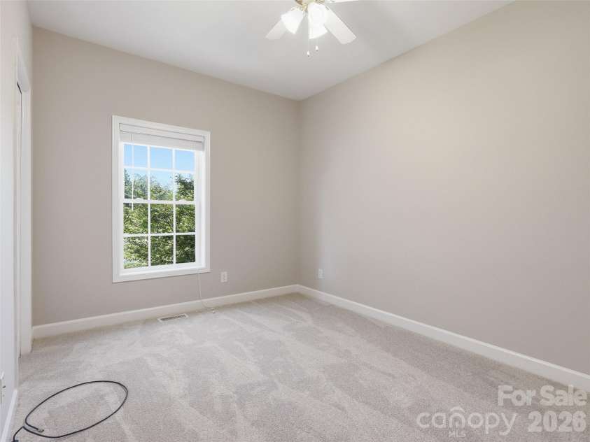 209 Beechnut Drive, Hendersonville, NC 28739.  MLS# CAR4379804, YatesRealty ID 26712. 