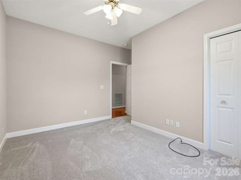 209 Beechnut Drive, Hendersonville, NC 28739.  MLS# CAR4379804, YatesRealty ID 26712. 
