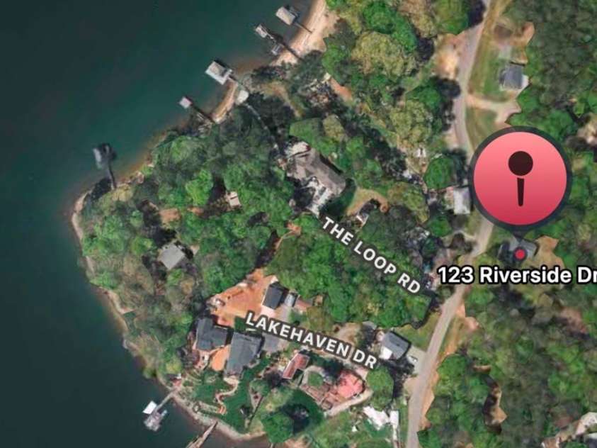 123 Riverside Drive, Mount Holly, NC 28120.  MLS# CAR4281591, YatesRealty ID 26713. 