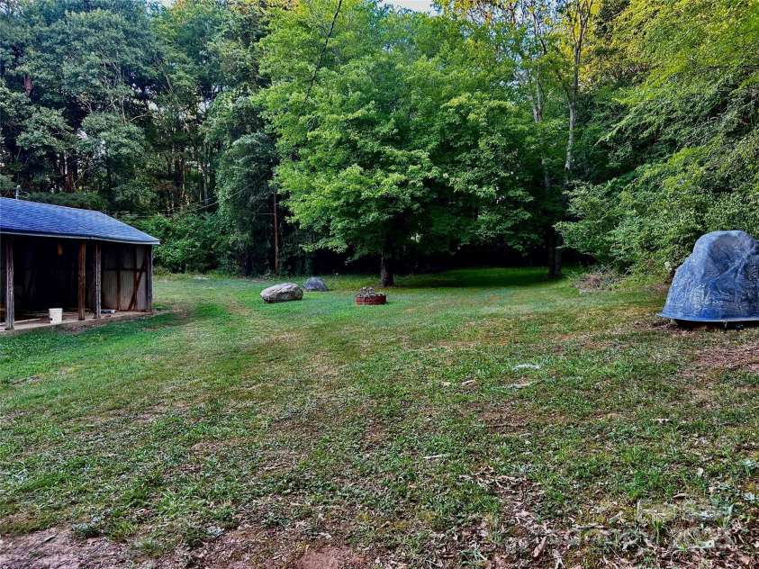 123 Riverside Drive, Mount Holly, NC 28120.  MLS# CAR4281591, YatesRealty ID 26713. 