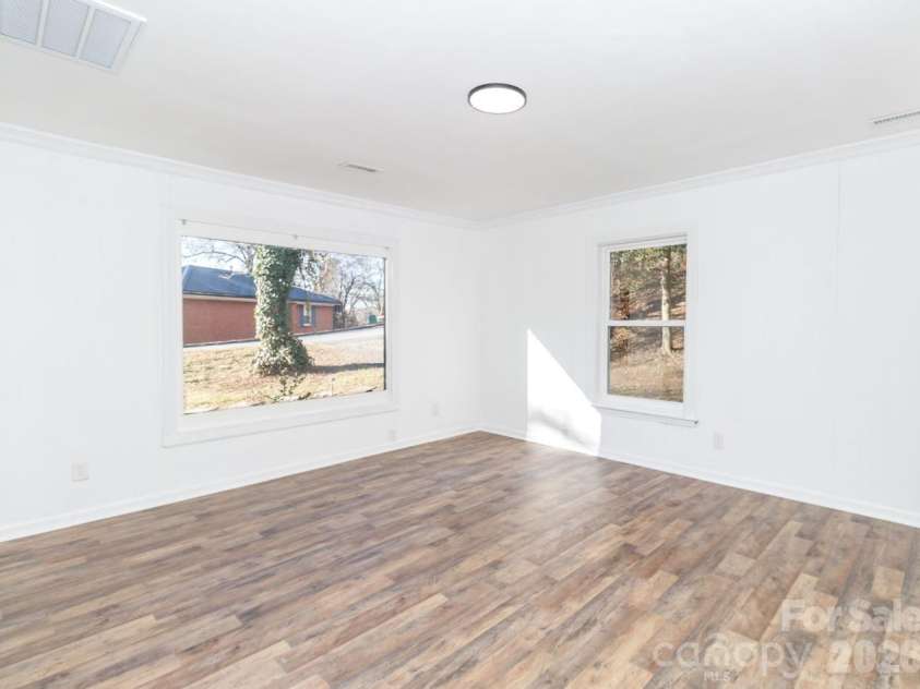 123 Riverside Drive, Mount Holly, NC 28120.  MLS# CAR4334550, YatesRealty ID 26713. 